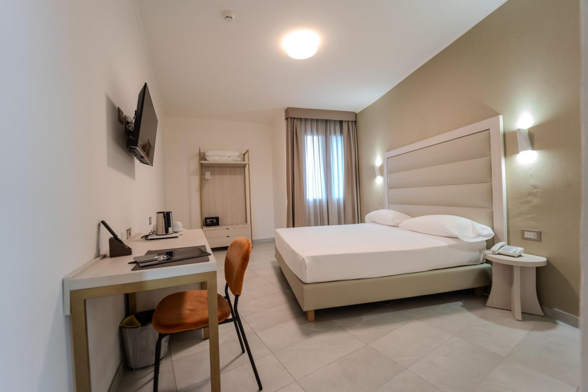 Hotel Donatello Modena Exterior photo